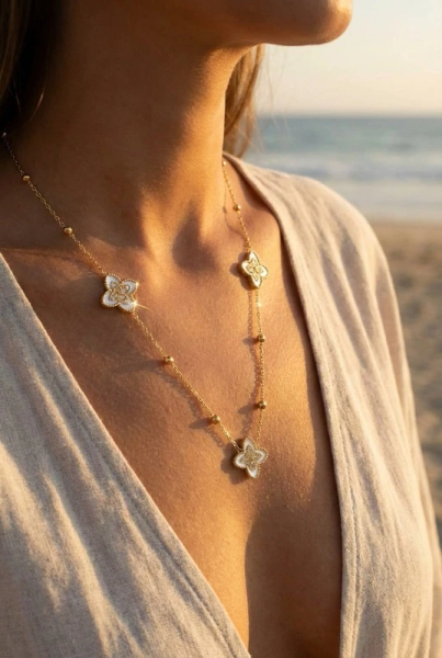Collier quadrilobe émail