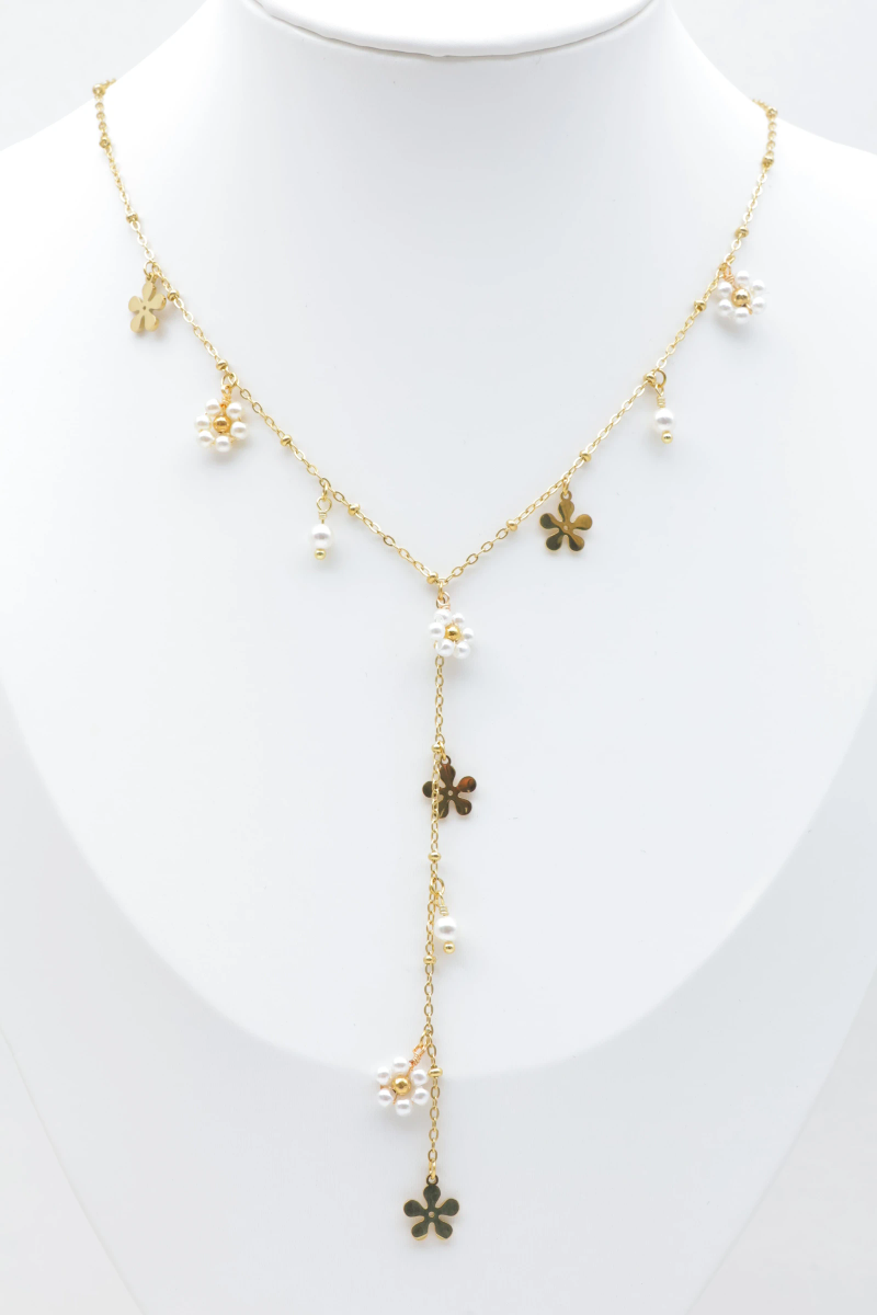 Flower and pearl y necklace 2