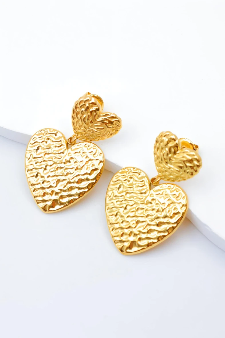 Boucles d'oreilles cœur avec texture martelée 2