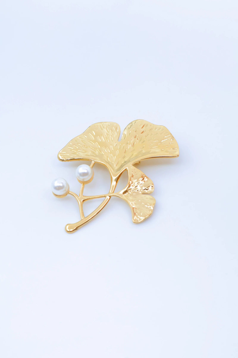 Broche ginkgo biloba ( arbre aux quarante écus ) en acier inxoydable