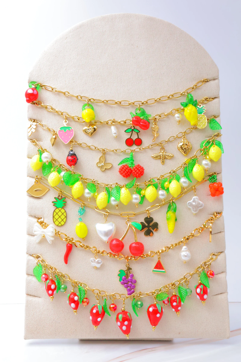 Set of 7 stainless steel necklaces with display stand — Multicolor