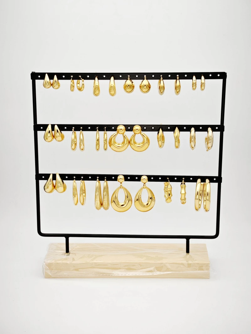 Set with display 2