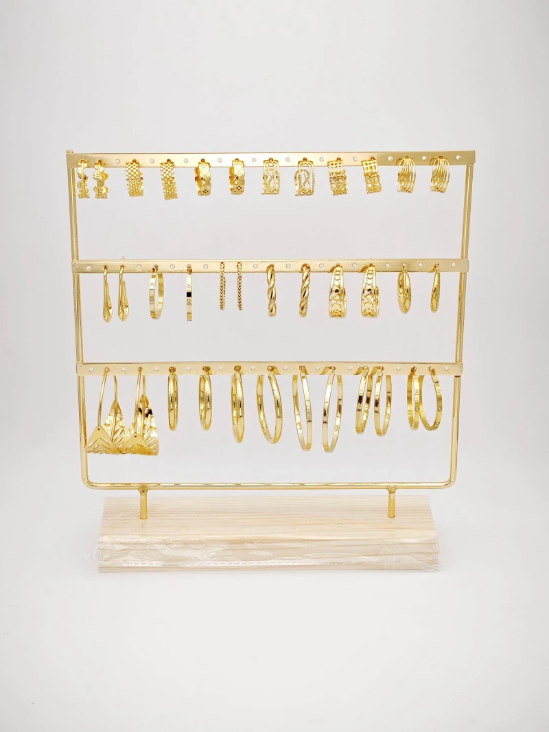 Set with display 2