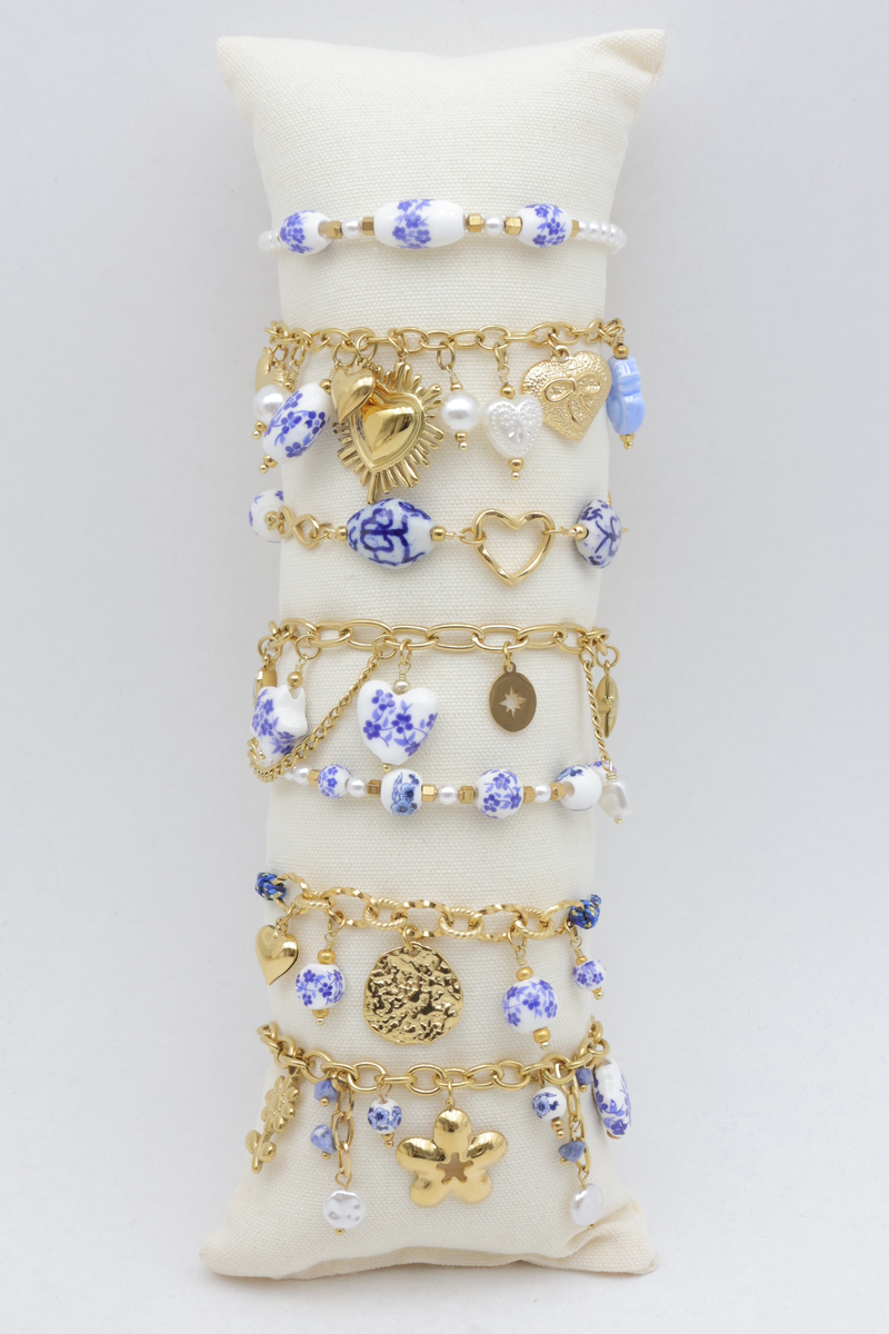Lot de 7 bracelets breloques cœur, étoile et perles émaillées