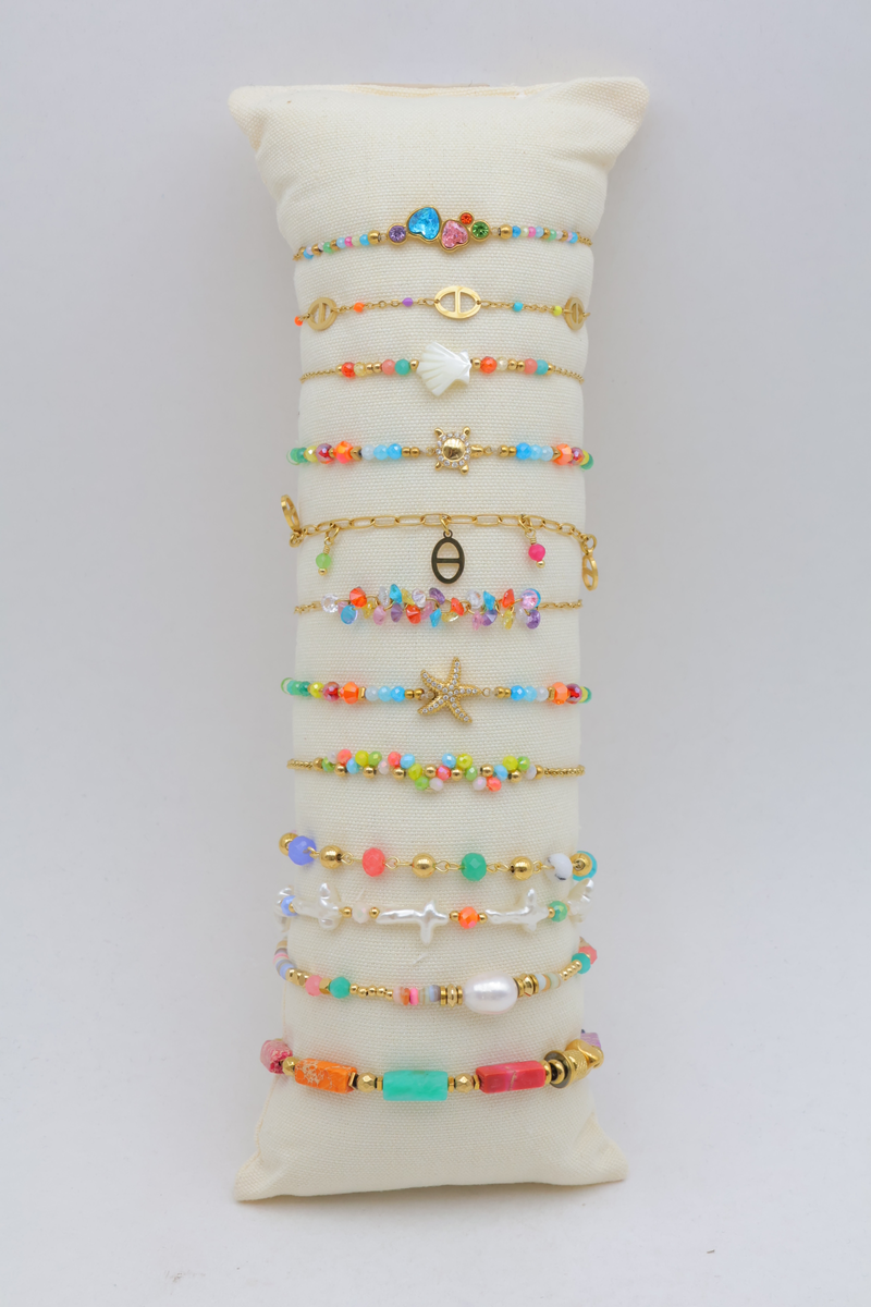 Lot de 12 bracelets perles multicolores sur coussin