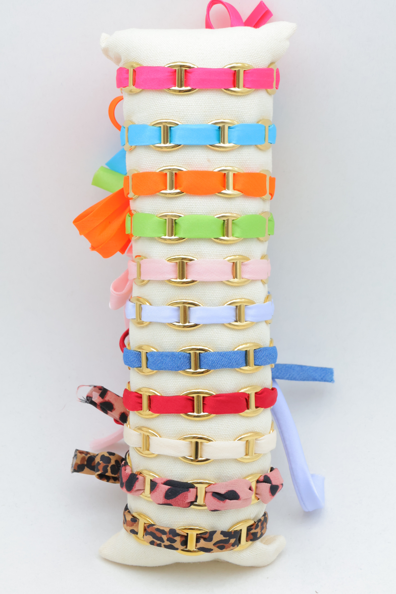 Lot de 11 bracelets jonc à tissu avec coussin
