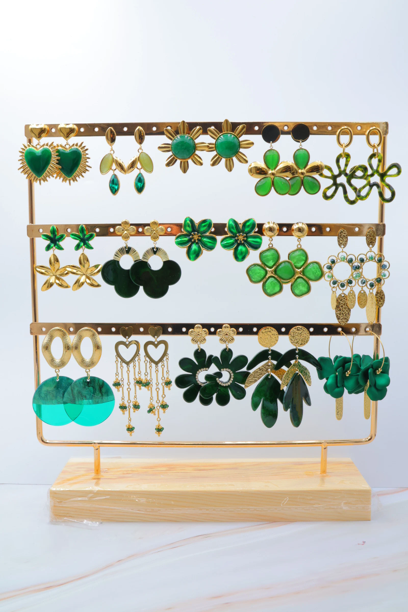 Set of 15 pairs of earrings with display stand 2