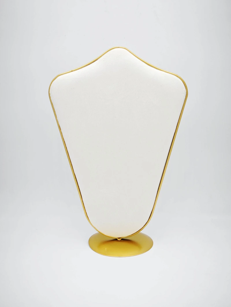 Présentoirs et rangements nus