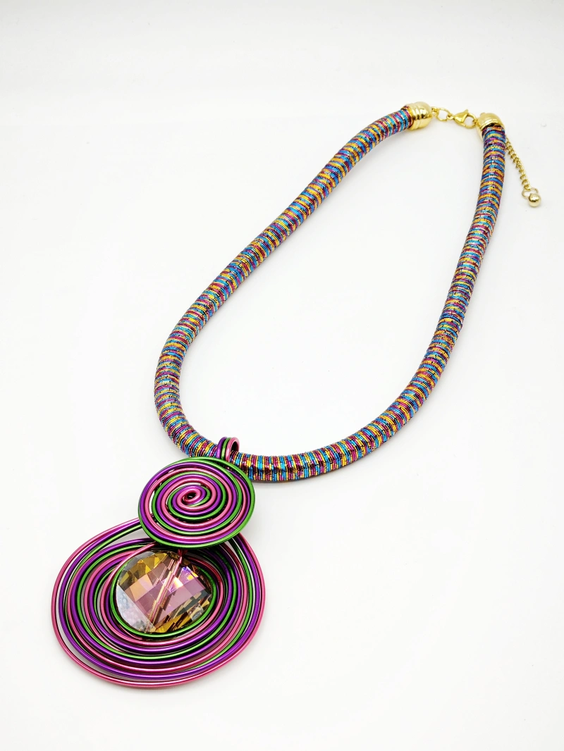 Collier en métal — Multicolore