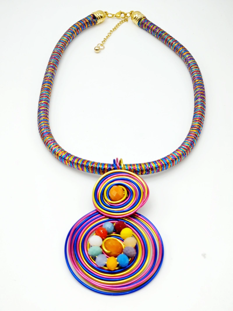 Collier en métal — Multicolore